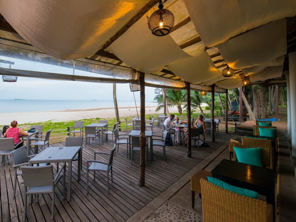 Hotel Baan Chumphon Pathio Exterior foto